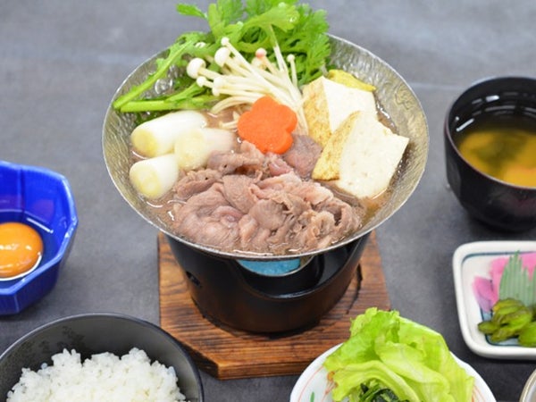 ■<見頃予想発表!>【茨城】きて!見て!さわって!国営ひたち海浜公園「コキアカーニバル」&秋が旬のフルーツ狩り食べ放題&「和牛すき焼き御膳」の昼食&あみプレミアム・アウトレットでお買い物♪2